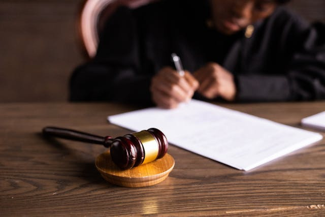 judge-signing