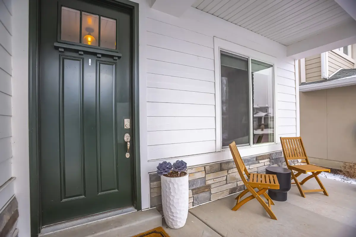 Why Some Littleton Listings Attract a Flood of Applicants but Still Miss the Best Fit
