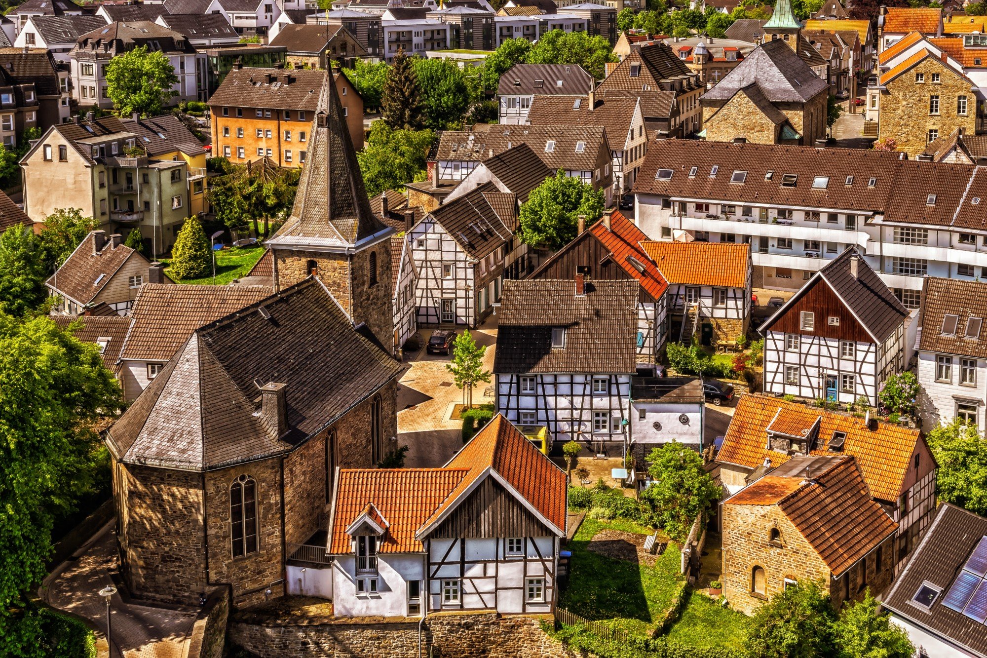 Real Estate Investing in Littleton, Colorado: Which Strategy Fits Your Investment Goals?